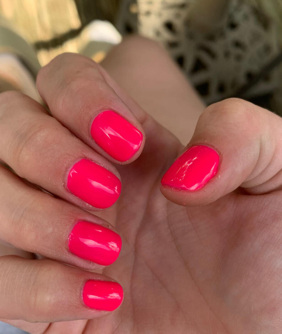 Claws out ladies.